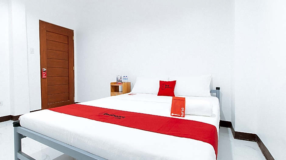 RedDoorz @ Greenview Hotel and Restobar Masbate