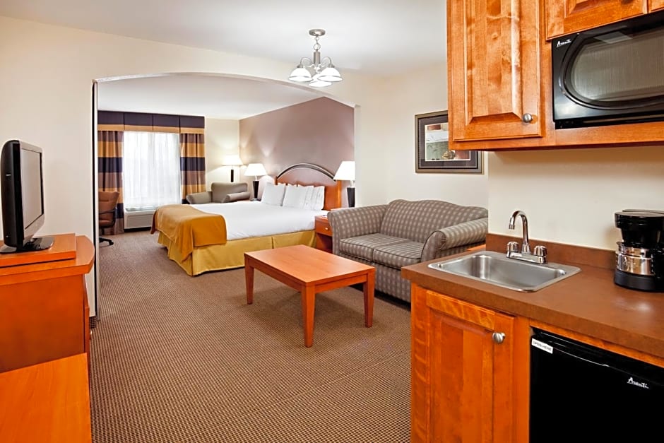 Holiday Inn Express Forest City, an IHG Hotel