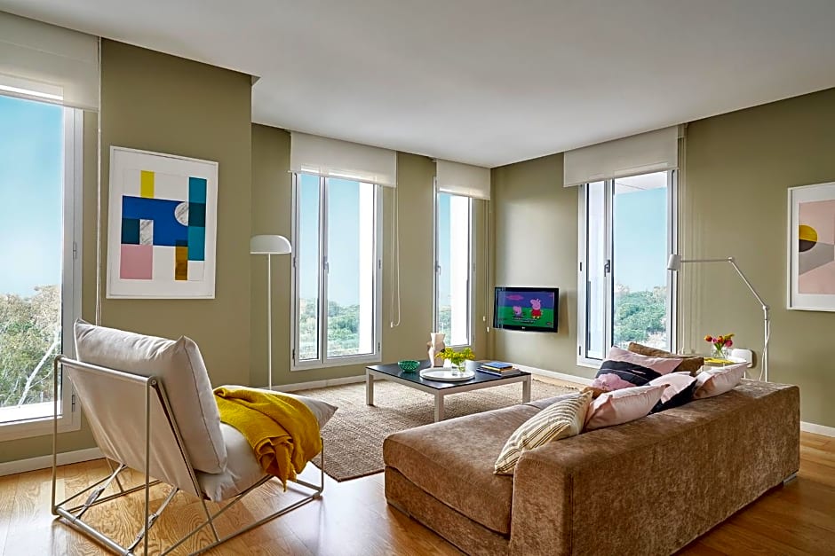 Lugaris Beach Apartments