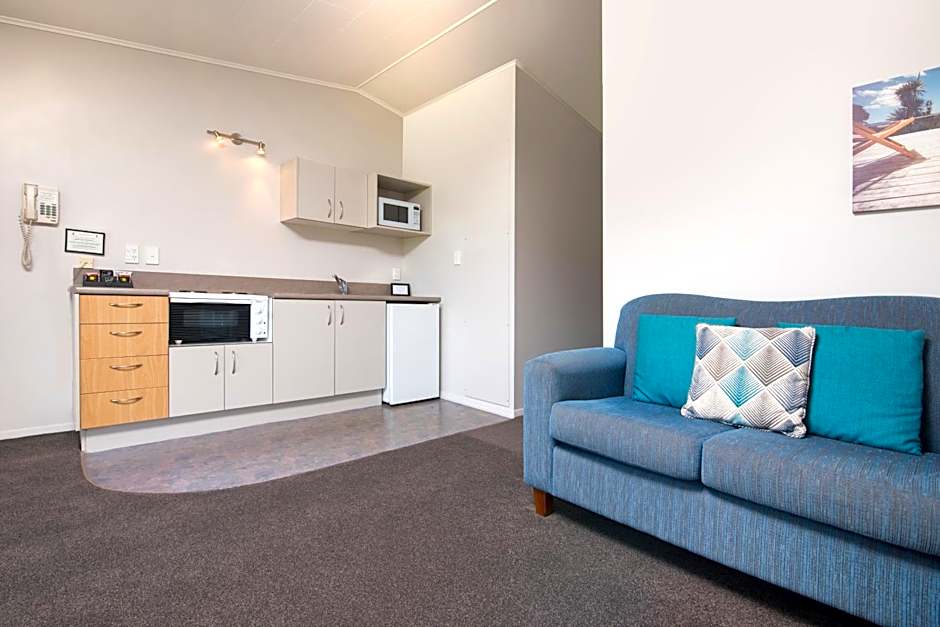 Bay Vista Waterfront Motel