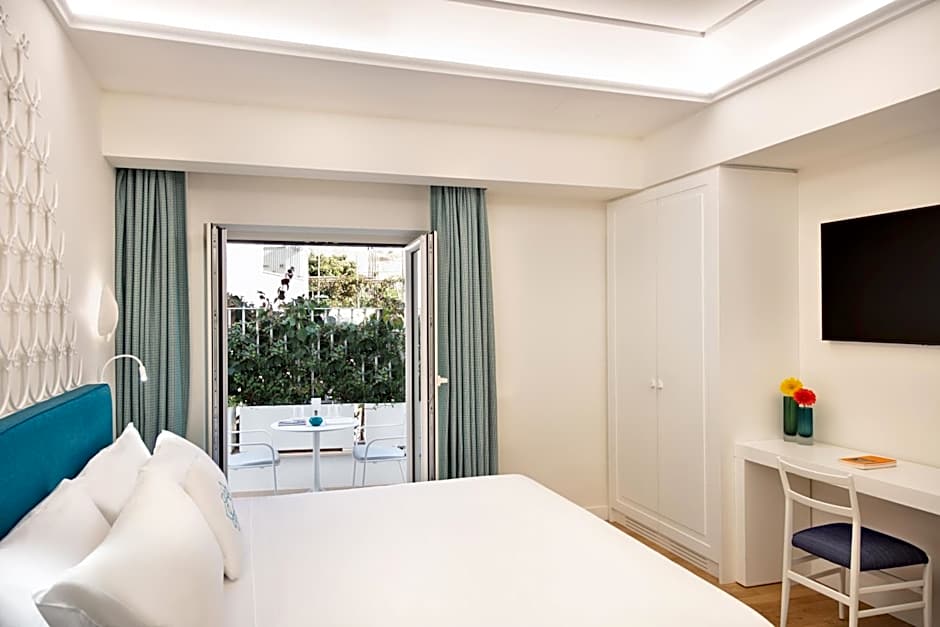 Pazziella Garden & Suites