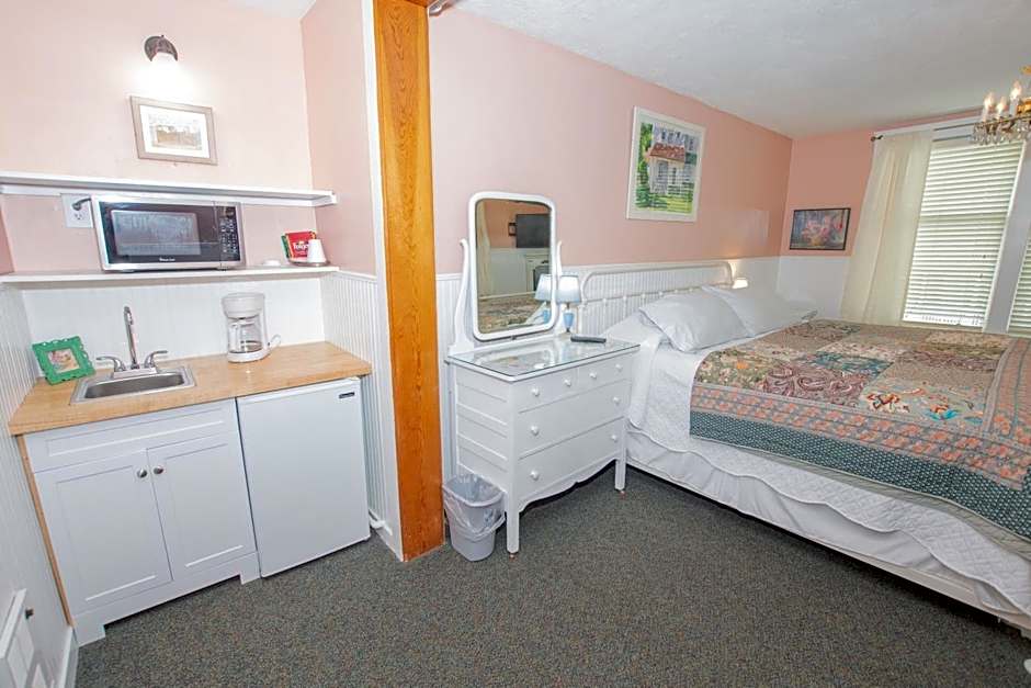 Terrace Inn and 1911 Restaurant