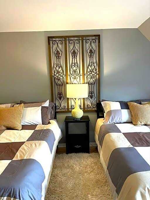 Superb Spacious Loft Old Toronto near Distillery District