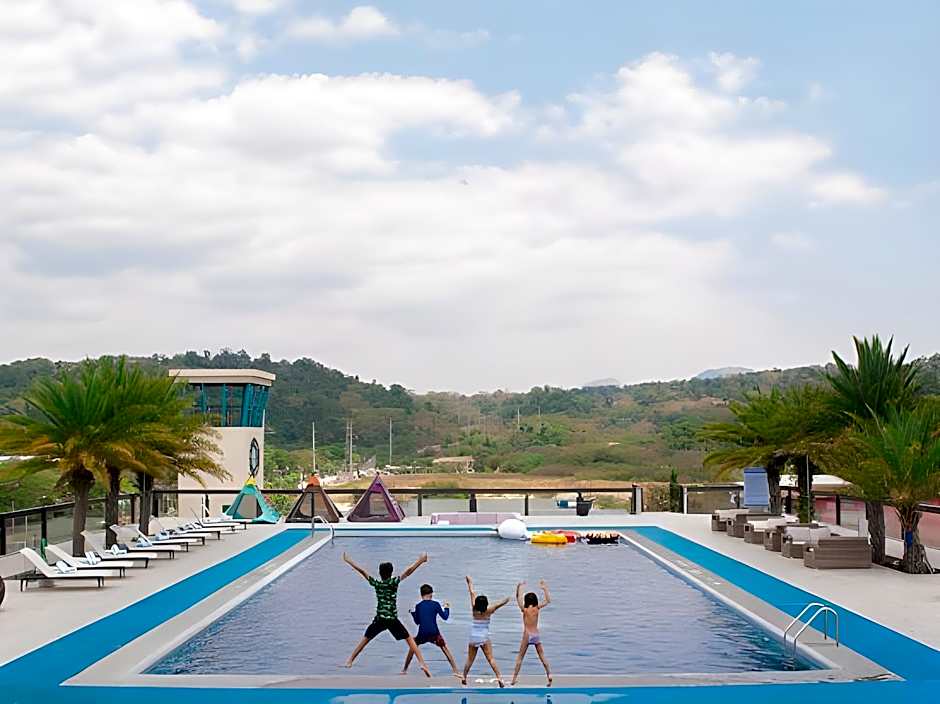 Le Charme Suites Subic