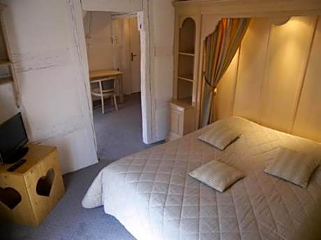 Duplex (4 adults) with double bed and twin bed