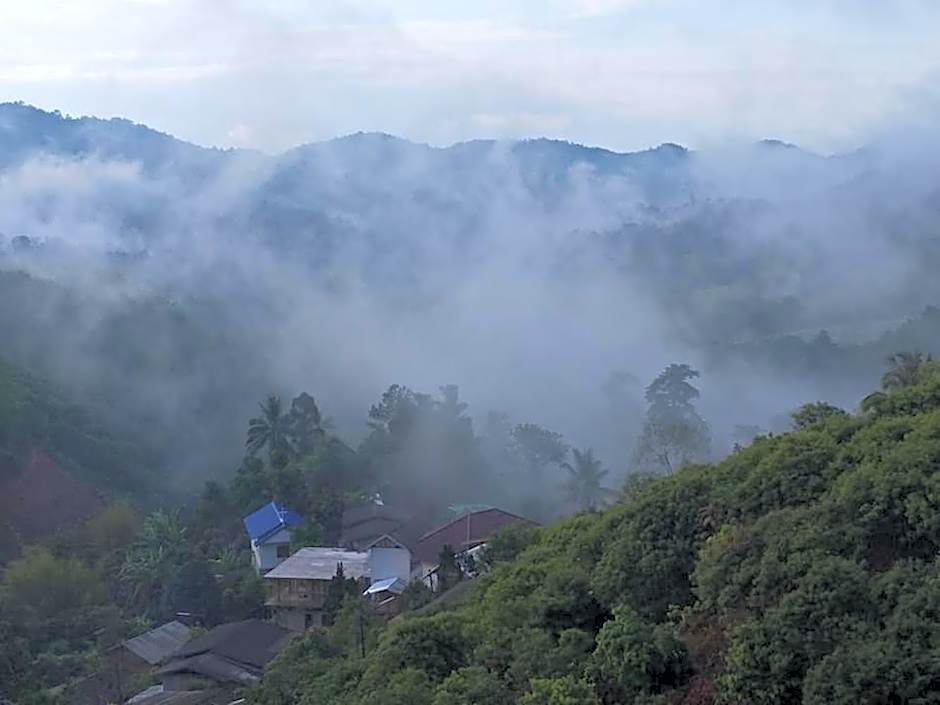 Akha Hill House Hotel