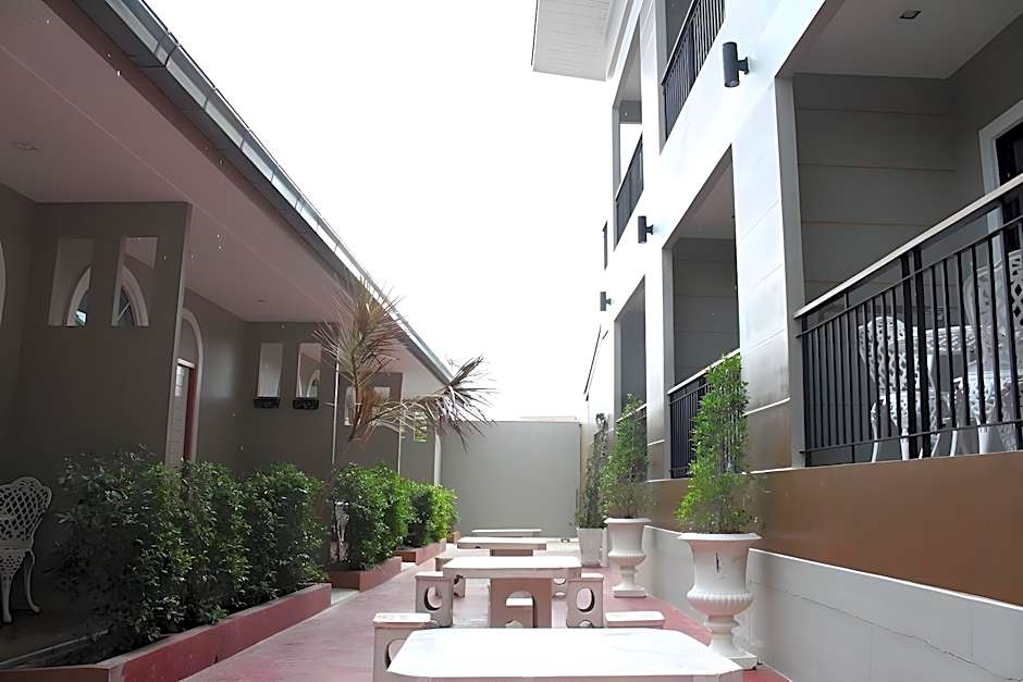 Bee Orchid Pool Villa