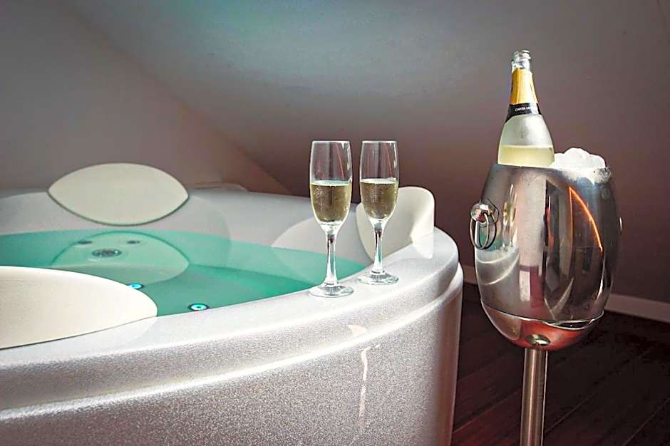 Anahita Boutique Hotel