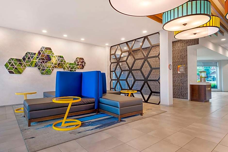 GLo Best Western Kanata Ottawa West