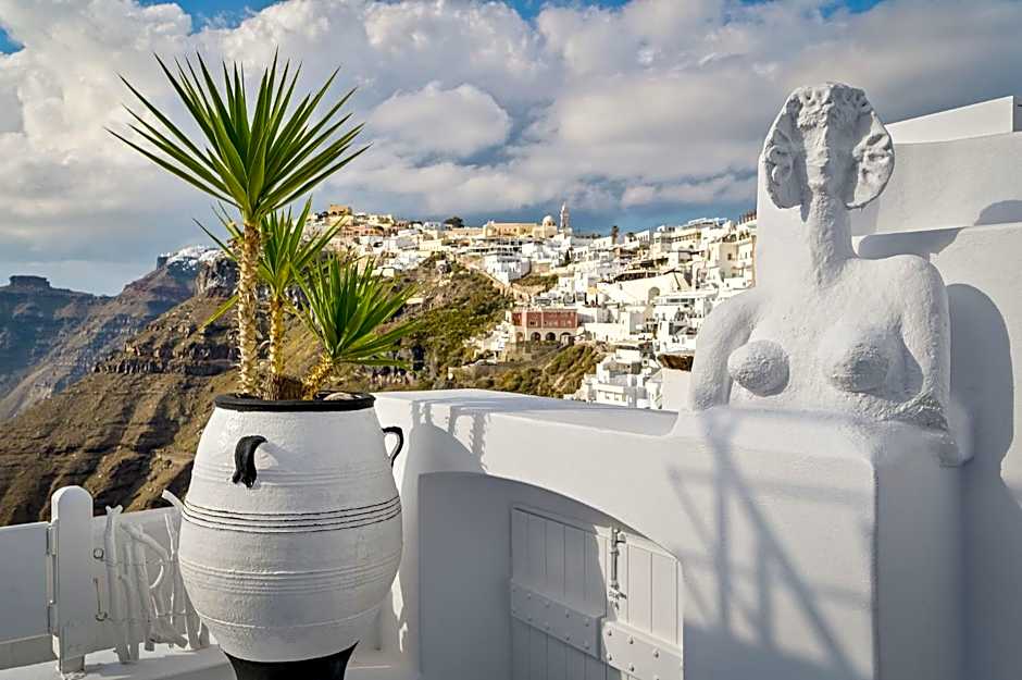 Trieris Villa & Suites