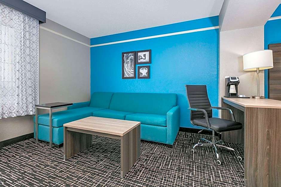 La Quinta Inn & Suites by Wyndham Weatherford