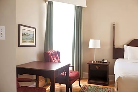 1 Queen Bed, small room, different building