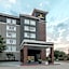 La Quinta Inn & Suites by Wyndham Arlington North Six Flags Drive