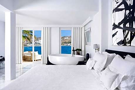 Deluxe Suite with Sea View
