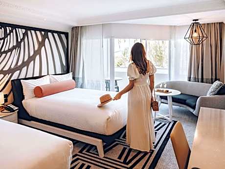 Rejuvenated Superior King Room with City and Mountain View