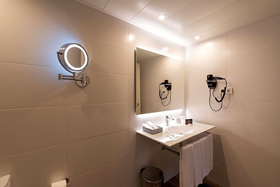 Atenea Rekord Suites