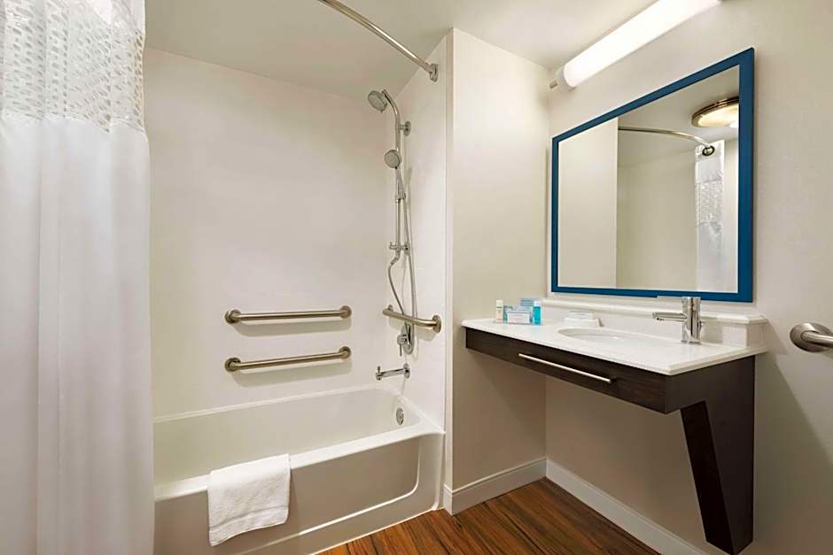 Hampton Inn By Hilton Appleton-Fox River Mall Area