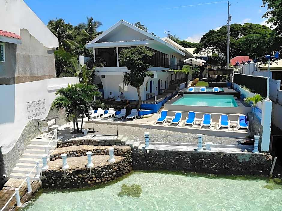 Pescadores Suites Moalboal