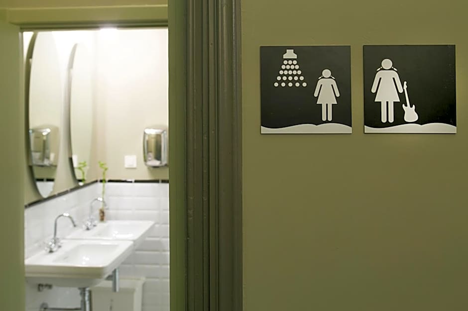 Sant Jordi Hostels Rock Palace