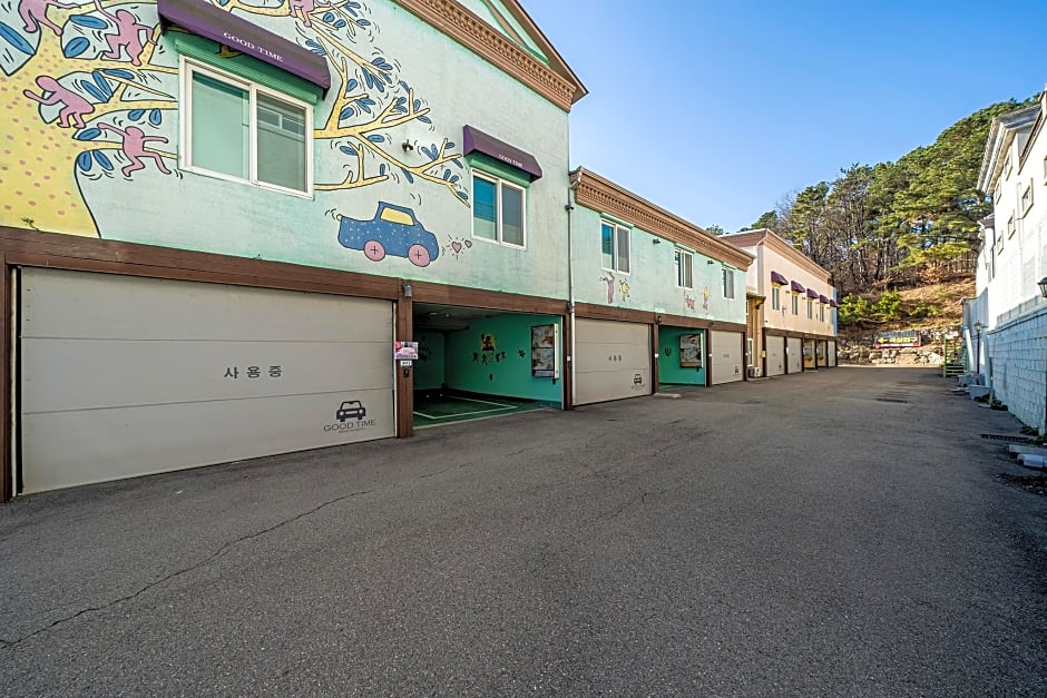 Paju Belita N Good Time Motel