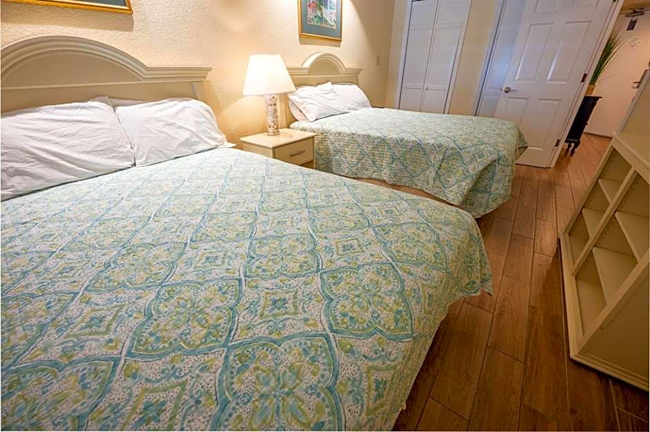 Oceanfront Views, Recently Renovated Kitchen,Pools