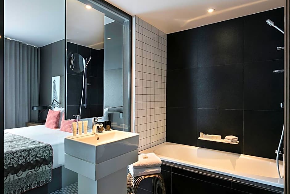 Melia Paris La Defense