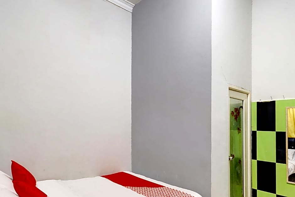 Hotel O Backpaker Seraya