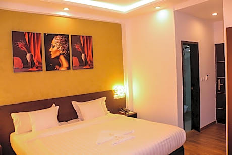 HOTEL COLONIA