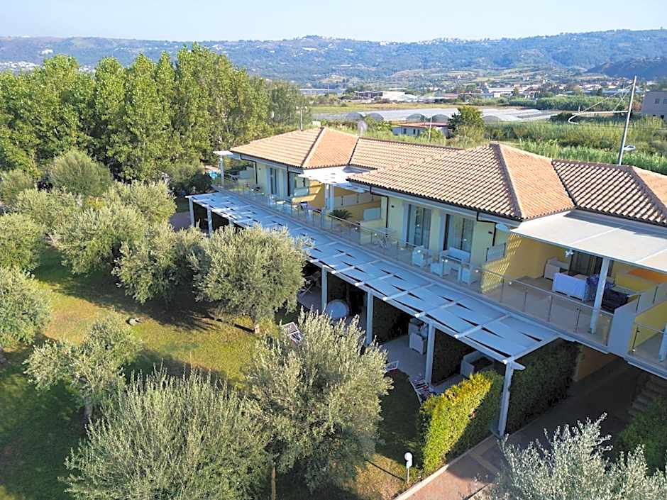 Hotel Baia Di Trainiti