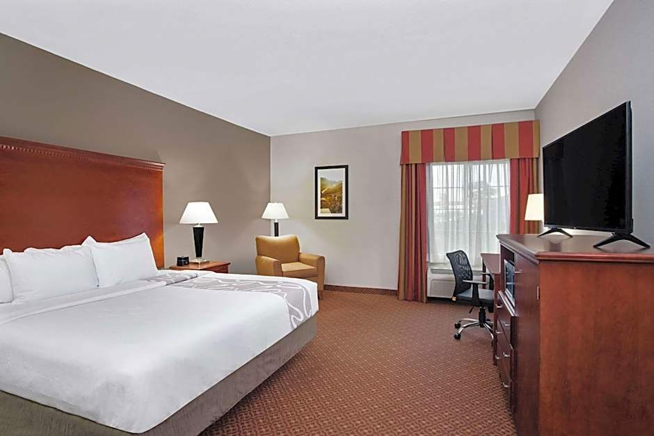 La Quinta Inn & Suites by Wyndham Fairfield