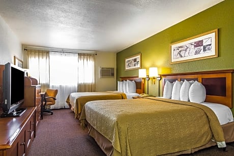 Queen with 2 Queen Beds - Smoking