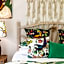 Noosa Valley Manor B&B