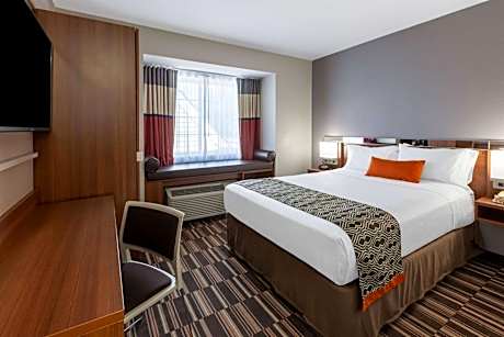 Queen Room - Non-Smoking