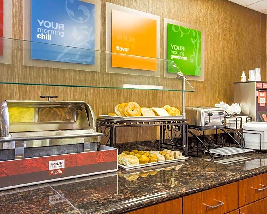 Comfort Inn & Suites At Stone Mountain