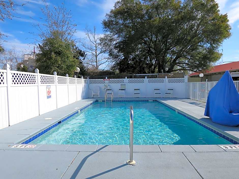 Executive Inn - Panama City Beach
