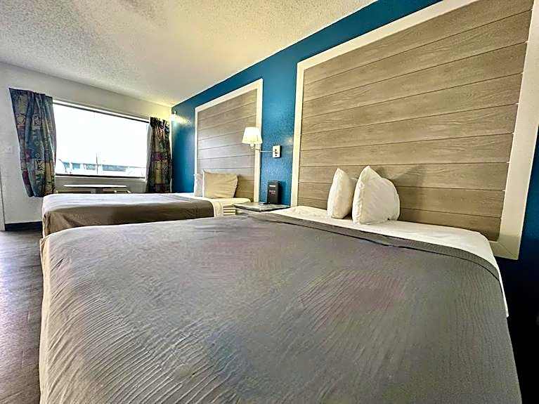 Ozark Inn and Suites