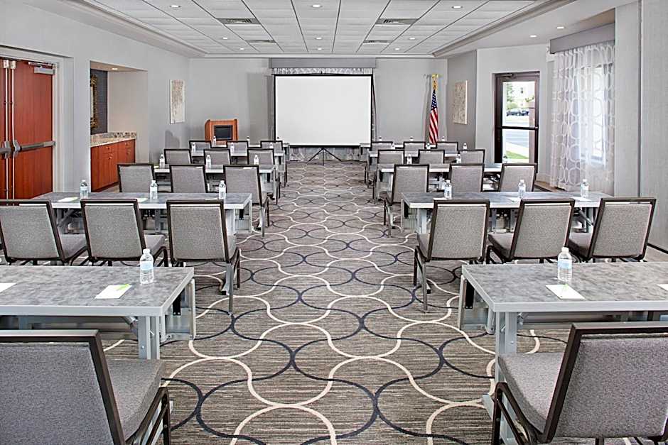 Courtyard by Marriott Manchester-Boston Regional Airport