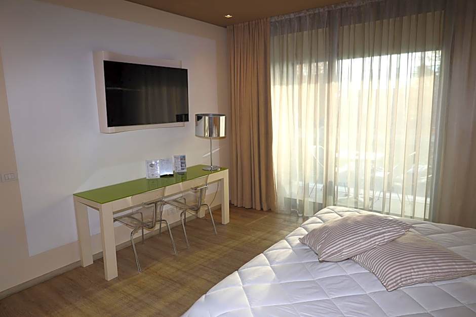 One Hotel & Restaurant