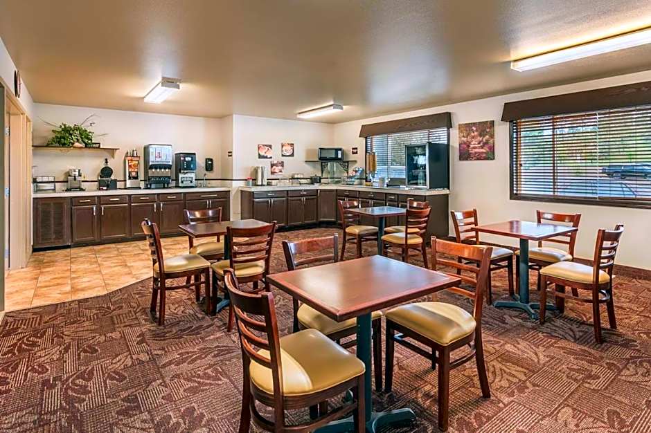 Colstrip Inn & Suites