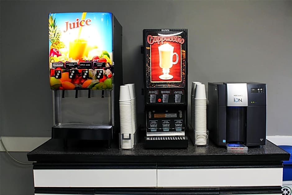 Super 8 by Wyndham Edmonton South