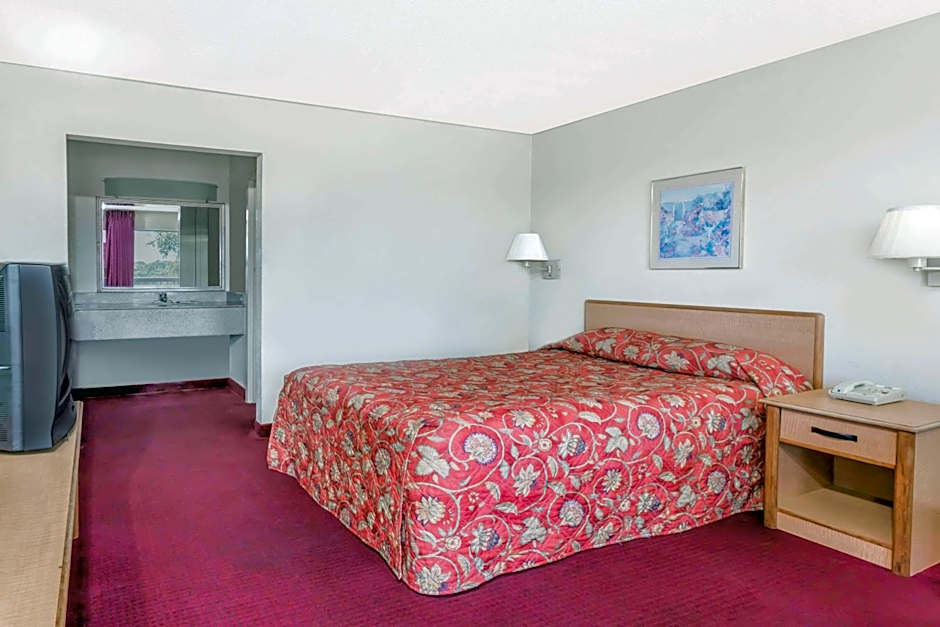 Knights Inn - Fredericksburg