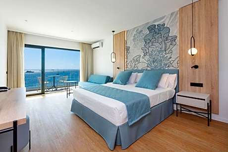 Family Room with Sea View (2 Adults + 2 Children)