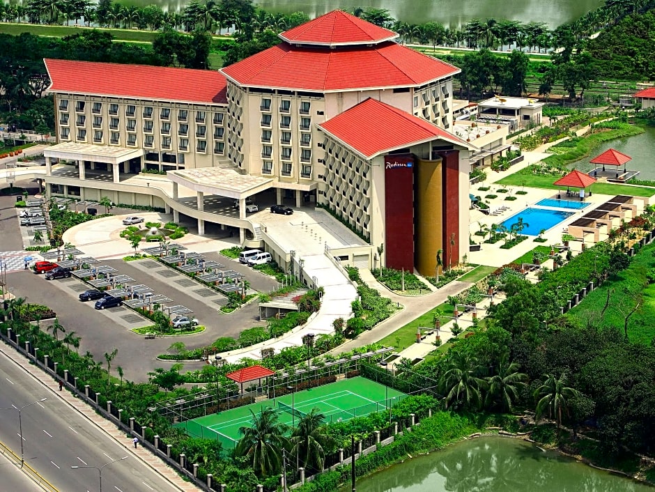 Radisson Blu Dhaka Water Garden