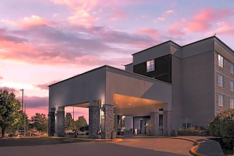 Comfort Inn & Suites Pottstown Eastern Gateway