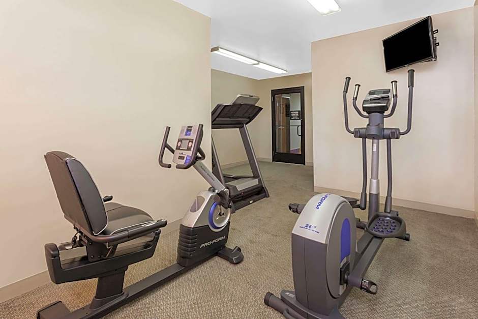 Super 8 by Wyndham Imlay City