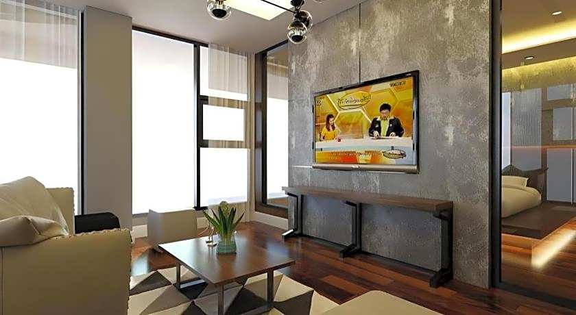 Alvarez Hotel