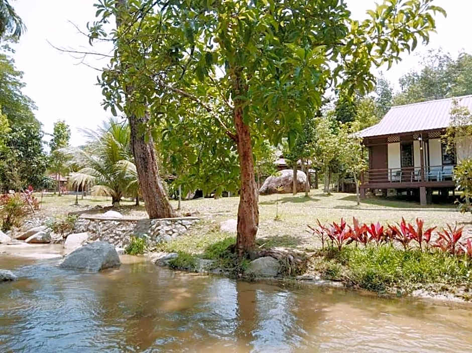 D'Impiana Riverview Chalet # Lenggong