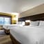 Holiday Inn Express & Suites Chicago West - St Charles