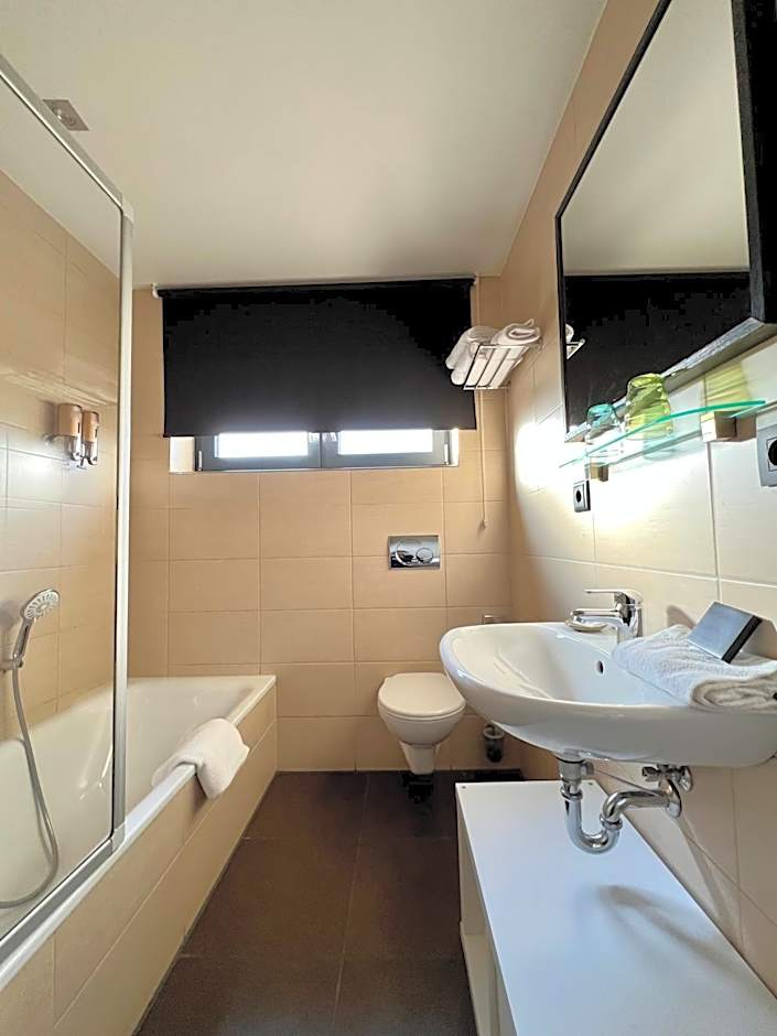 Zdjęcie 1 z 4 — Double Room