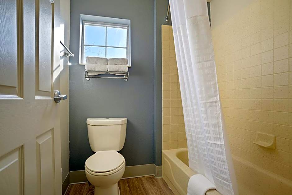 Extended Stay America Suites - Kansas City - Lenexa - 87th St.